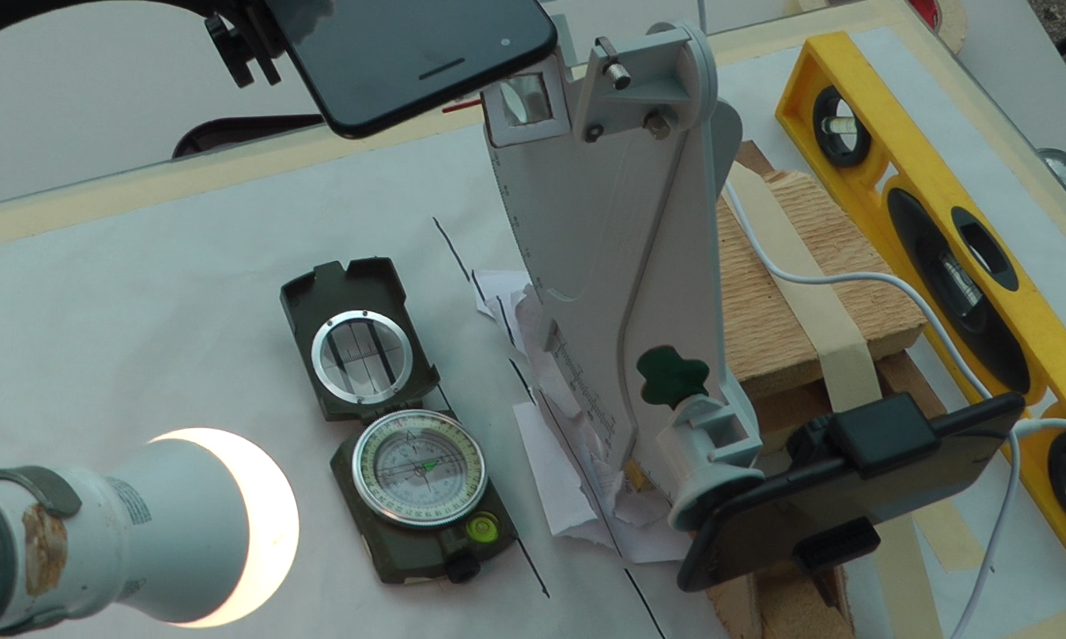 Experimental setup (compass & sextant, view 2)